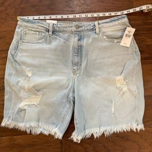 KanCan Signature Kurvy Ultra High Rise Jean shorts -NWT- size 33